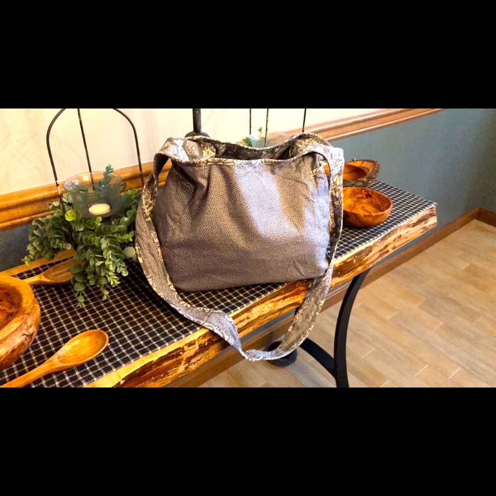 Reversible 31 tote